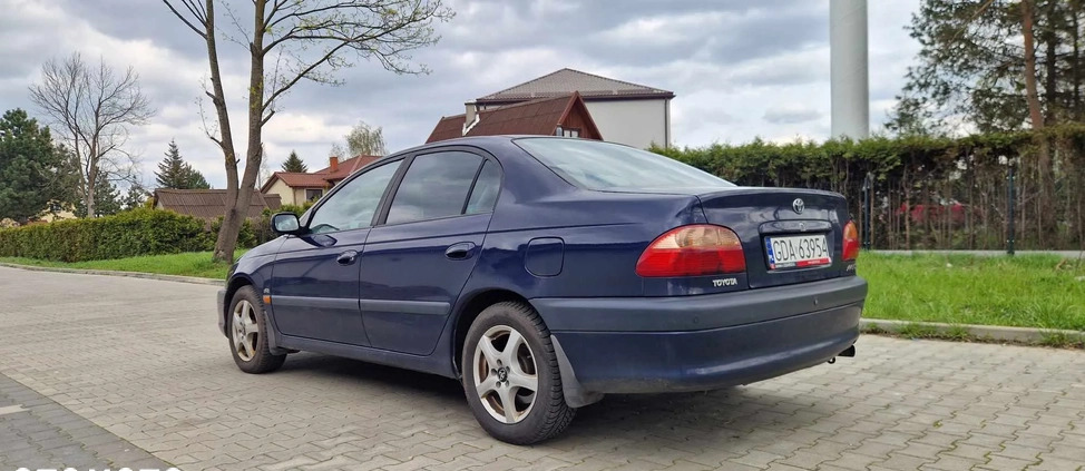 Toyota Avensis cena 3500 przebieg: 271000, rok produkcji 2001 z Gdańsk małe 67